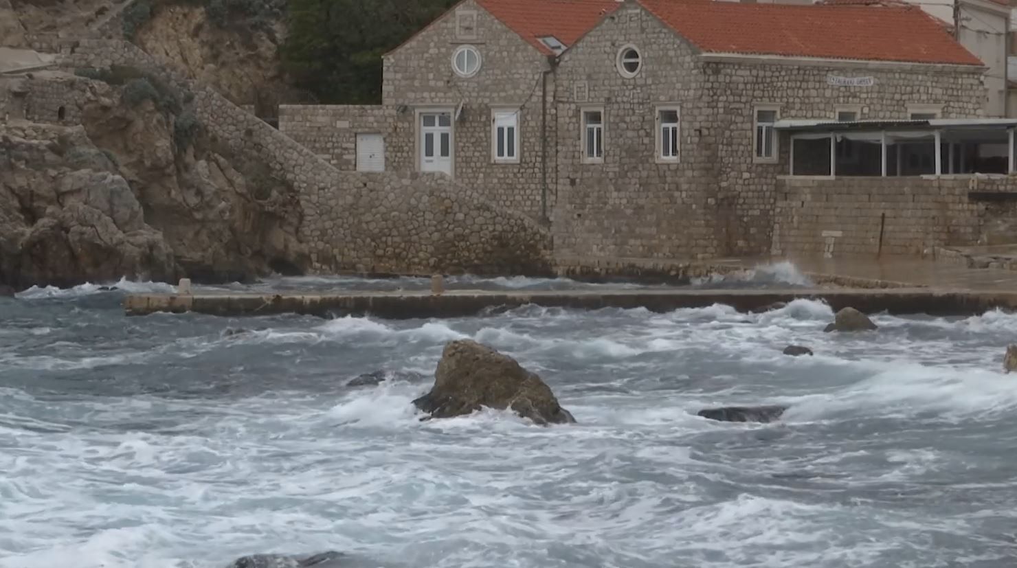 Dolazi nam jako nevrijeme, izdan narančasti alarm